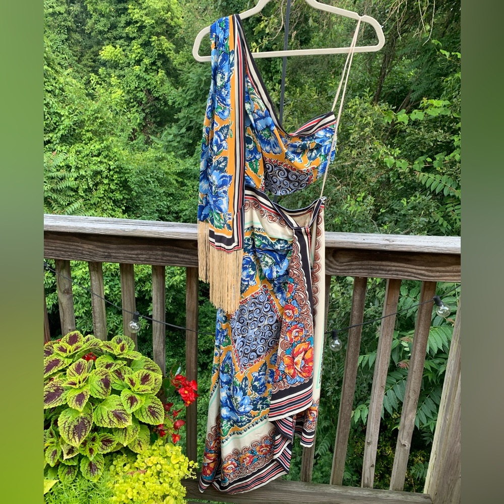 One-Shoulder Floral Scarf-Print Dress in Blue and Gold - Picture 9 of 11